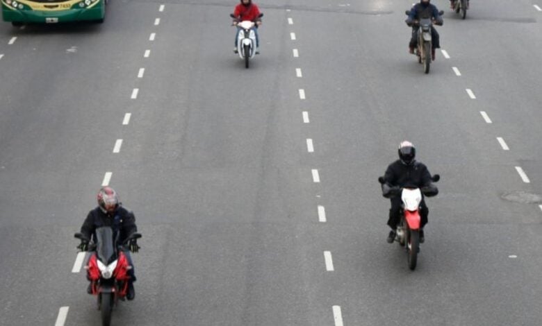 El Futuro de la Movilidad en Tiempo de Congestión: ¿Están las Motos Liderando el Cambio en el Tráfico Europeo? MDP puede una moto usar el arc n derecho en 1200x740 1 El Futuro de la Movilidad en Tiempo de Congestión: ¿Están las Motos Liderando el Cambio en el Tráfico Europeo?