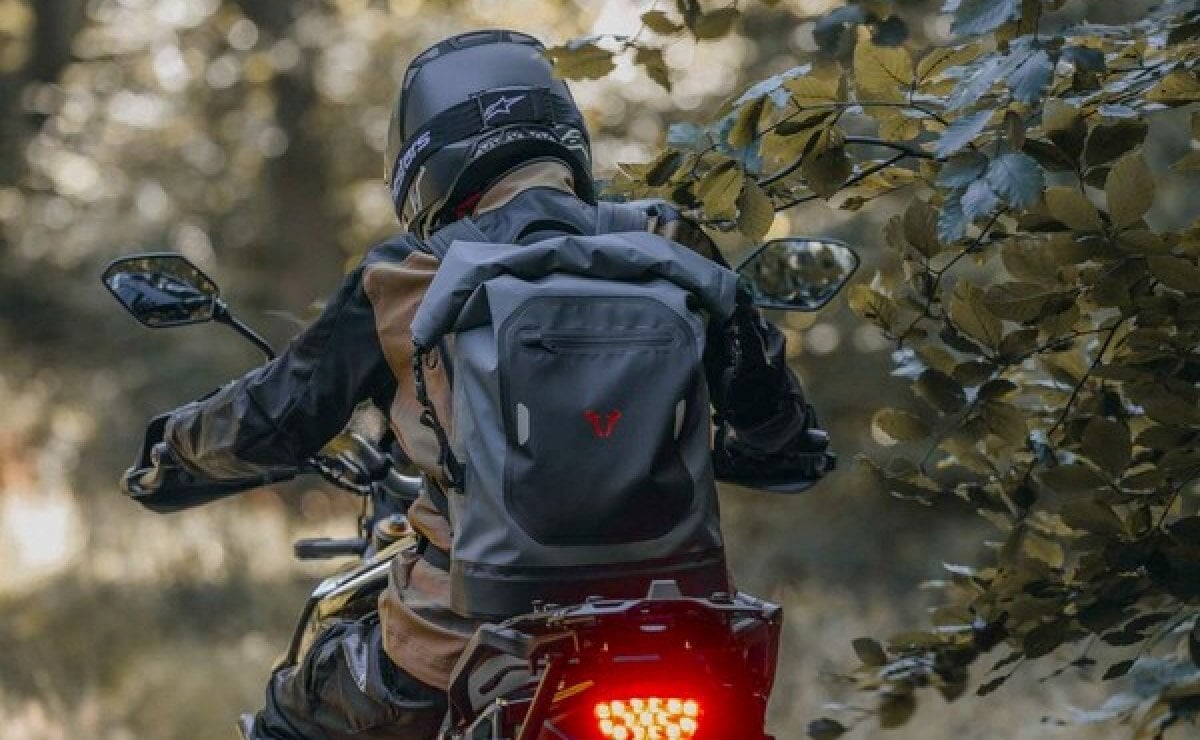 Prepara Tu Moto Correctamente: Todo lo que Necesitas para un Viaje Seguro y Confortable MDP viajar en moto accesorios4 Prepara Tu Moto Correctamente: Todo lo que Necesitas para un Viaje Seguro y Confortable